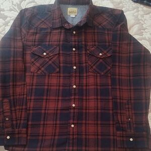 ROEBUCK &  CO. Red and Blue Plaid  Men Flannel Button-Up Shirt